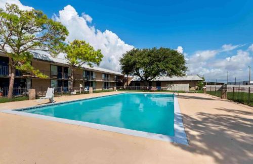 Port Lavaca Hotel | Studio 6 Port Lavaca, TX