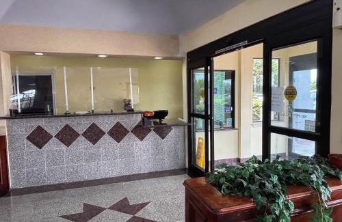 Pasadena Hotel | Studio 6 Suites Pasadena, TX