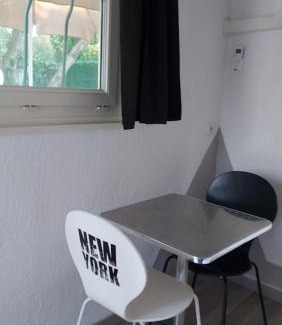 Caumont-sur-Durance Apartment | studio 66