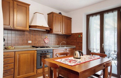 Saint-Pierre Apartment | Studio 'A4 Piano Rialzato' with Mountain View, Private Terrace and Wi-Fi