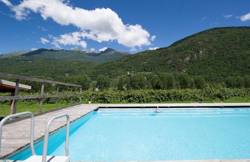 Talamona Apartment | Studio 'Agriturismo L'isola Del Cavallo 2' with Mountain View, Shared Garden and Wi-Fi