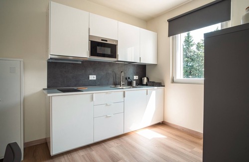 Gargagnago di Valpolicella Apartment | Studio Apartment 'Vayu' with Shared Terrace, Wi-Fi and Air Conditioning