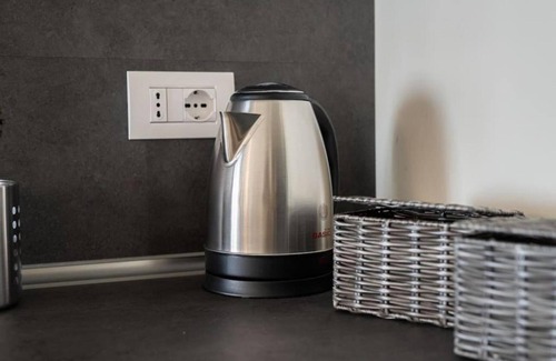 Gargagnago di Valpolicella Apartment | Studio Apartment 'Vayu' with Shared Terrace, Wi-Fi and Air Conditioning