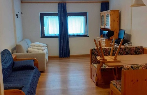 Selva di Val Gardena Condo | Studio apartment in front of Sassolungo mountain