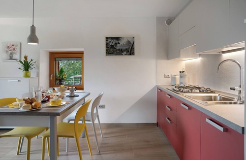 Pergine Valsugana Apartment | Studio Apartment 'Maso Plocech App Vacanze' with Lake View, Private Garden and Wi-Fi