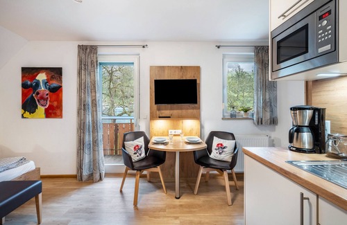 Winden im Elztal Apartment | Studio Apartment 'Ferienwohnung Morgensonne' with Shared Terrace, Shared Garden and Wi-Fi