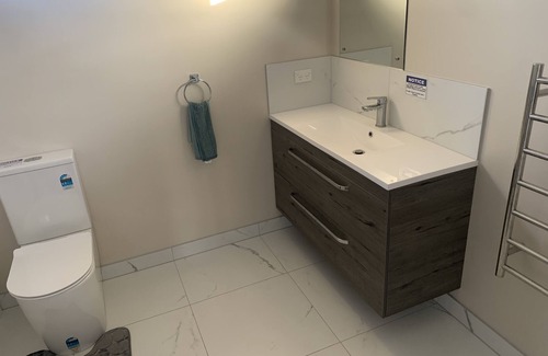 Palmerston North Apartment | Studio Apartment- modern and spacious built 2020!