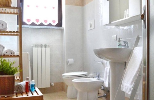 Cremeno Apartment | Studio apartment 12 - 5 mins to ski area and mountains treks