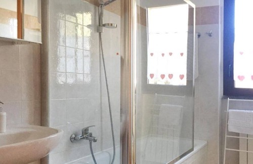 Cremeno Apartment | Studio apartment 12 - 5 mins to ski area and mountains treks