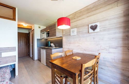 Cohennoz Apartment | Studio Apartment '13 - L'Étale' with Mountain View, Shared Garden and Wi-Fi