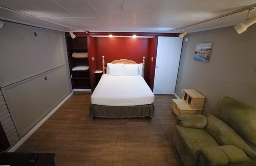Ventnor City Hotel | Studio Apartment 250 feet from the boardwalk and beach.