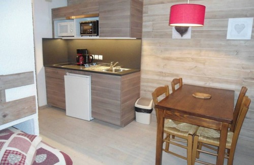 Cohennoz Apartment | Studio Apartment '4 - La Bruyère' with Mountain View, Shared Garden and Wi-Fi