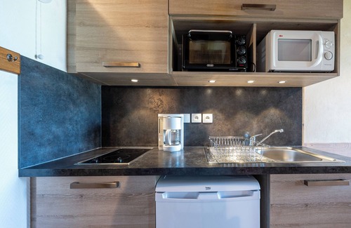 Cohennoz Apartment | Studio Apartment '7 - La Pierramenta' with Mountain View, Shared Garden and Wi-Fi