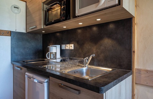 Cohennoz Apartment | Studio Apartment '7 - La Pierramenta' with Mountain View, Shared Garden and Wi-Fi