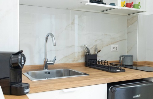 Municipio 2 Apartment | Studio Apartment 'Atlas' with Private Terrace, Wi-Fi and Air Conditioning