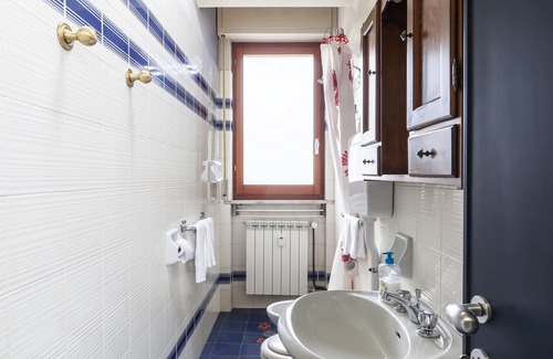 Marina di Carrara Apartment | Studio Apartment 'Casa Vacanza Al Mare' with Balcony