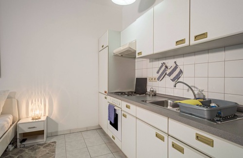 Oberteuringen Apartment | Studio Apartment “Eg Links” near Lake Constance with Wi-Fi & Terrace