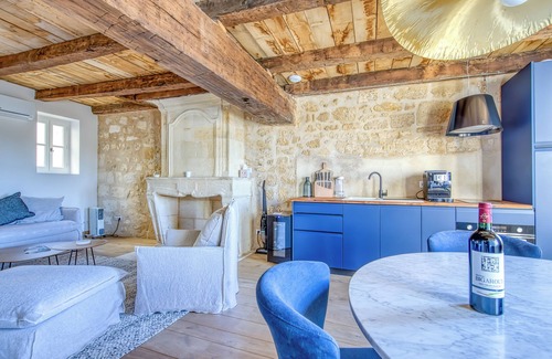 Saint-Emilion Apartment | Studio Apartment 'L'escale Bigaroux' with Wi-Fi and Air Conditioning