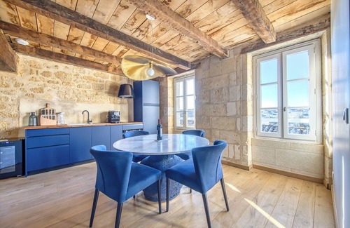 Saint-Emilion Apartment | Studio Apartment 'L'escale Bigaroux' with Wi-Fi and Air Conditioning
