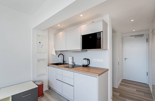 Furstenfeldbruck District Apartment | Studio Apartment "Huber Living Single 101" with Balcony & Wi-Fi
