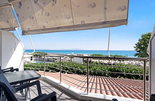 Pidima Kyras Apartment | Studio Apartment 'Iguana 13' with Sea View, Wi-Fi, and Air Conditioning