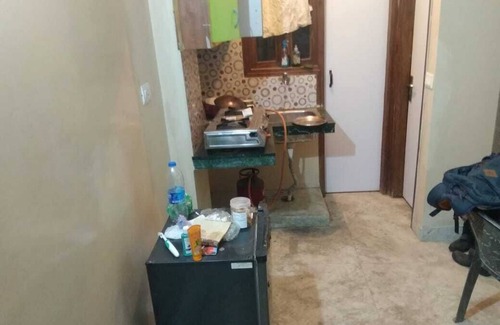 Malviya Nagar Apartment | Studio apartment overlooking Select City Walk Mall