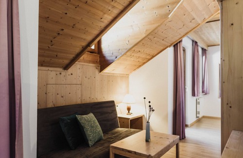 Lagundo Apartment | Studio-apartment in Panoramalage mit Indoor Pool