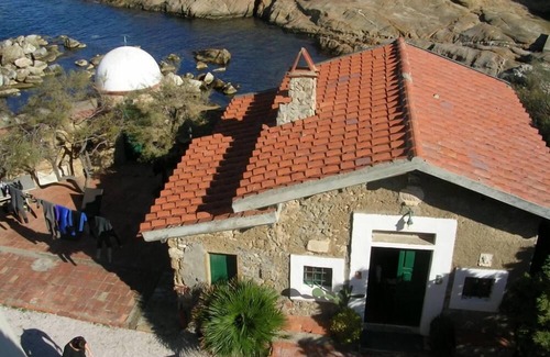 Giglio Campese House | Studio apartment in an ancient church that is deserted