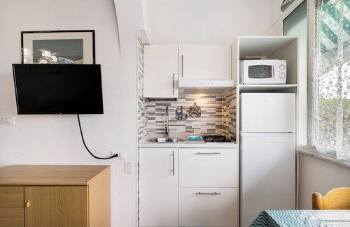 Pietra Ligure Apartment | Studio Apartment "Monolocale 12" with Sea View, Wi-Fi & Air Conditioning