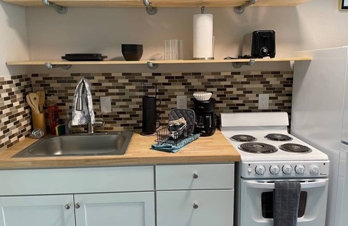 Nob Hill Apartment | Studio Apartment near UNM, several hospitals and Nob Hill.