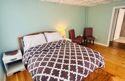 Downtown Portland Apartment | Studio Apartment near downtown Walkable!