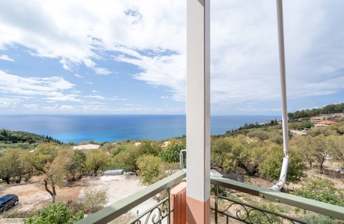 Kalamitsi Apartment | Studio Apartment 'Nontas Homes 31' with Sea View, Wi-Fi and Air Conditioning