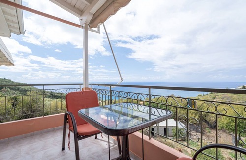 Kalamitsi Apartment | Studio Apartment 'Nontas Homes 31' with Sea View, Wi-Fi and Air Conditioning