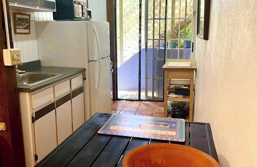 Estate Solberg Apartment | Studio Apartment on Lush, Tropical Northside