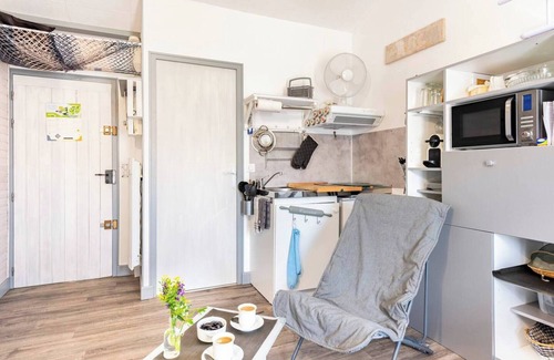 Nerac Apartment | Studio Apartment 'Petit Nid Cosy De L' Albret' with Private Terrace, Private Garden and Wi-Fi