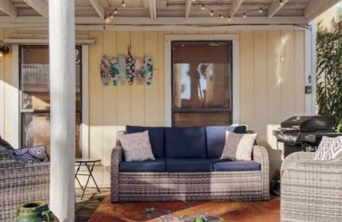 Holiday Isle Apartment | Studio Apartment @Sandpiper Cove. The Surf Shack Walk to Private Beach.