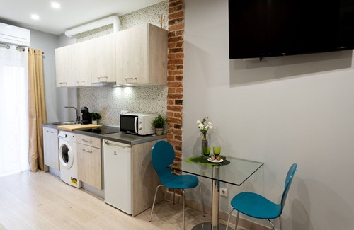 Santander Apartment | Studio Apartment with Street View