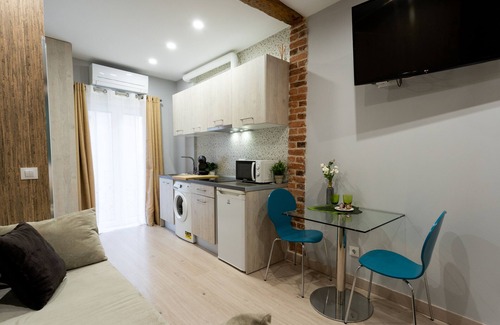 Santander Apartment | Studio Apartment with Street View