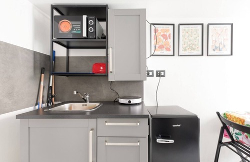 Calvairate Apartment | Studio Apartment with WIFI & AC- Milan Calvairate