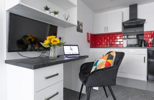 Welford Apartment | Studio Apartments by Lyter Living Desks & Wifi - Monthly Stays Available