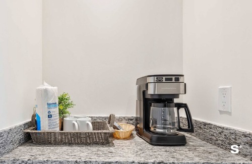 Doral Apartment | Studio Apt in Downtown Doral - Free Parking
