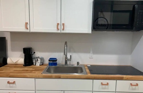 Cardozo Apartment | Studio apt on U St- 5 mins to Howard University