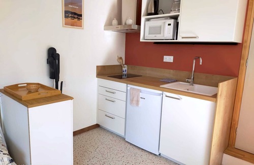 Pertuis Apartment | Studio au Calme au Milieu des Pins Avec les Oiseaux et les Écureuils