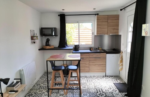 Lacroix-Saint-Ouen Bed & Breakfast | Studio - Au fond de la cour