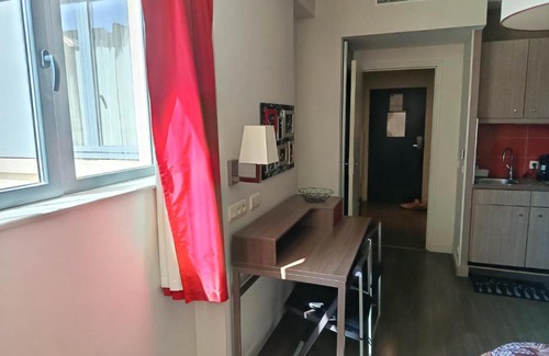 Caen City Centre Apartment | studio au pied de l'Orne