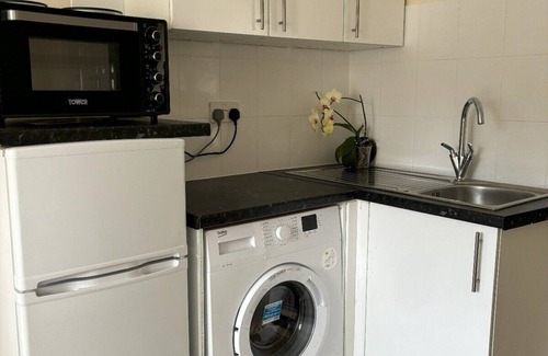 High Wycombe Apartment | Studio available