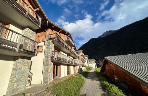 Orelle Apartment | Studio avec coin montagne 4 personnes Orelle 3 Vallées - Spa & Piscine - Apt 006