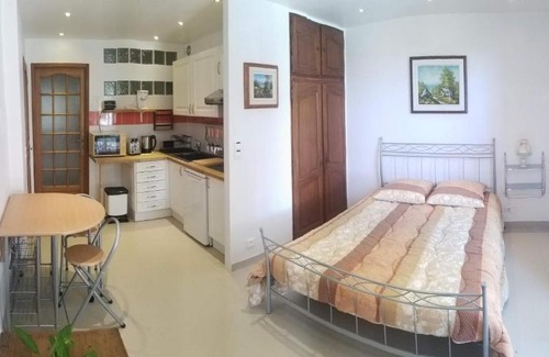 Cagnes-sur-Mer Apartment | Studio avec piscine dans mas provençal
