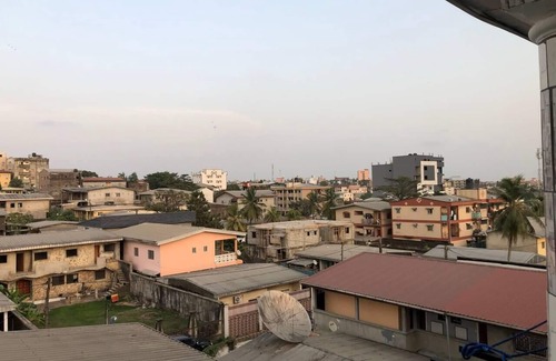 Douala Apartment | Studio B4,B-ssadi Santa Lucia,wifi, canal, gardien