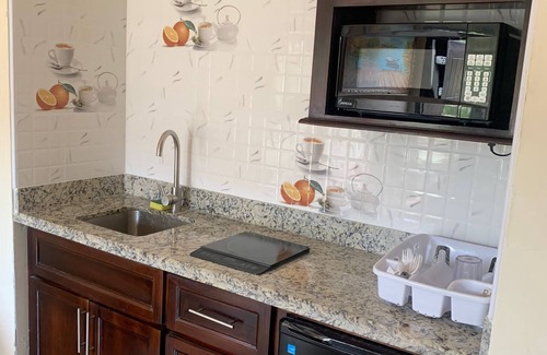 Mammee Bay House | Studio bungalow WiFi/Hot Water in flourishing Drax Hall